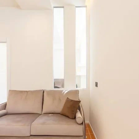 Apartment 4fo6 Navigli-duomo -yellow Chic -